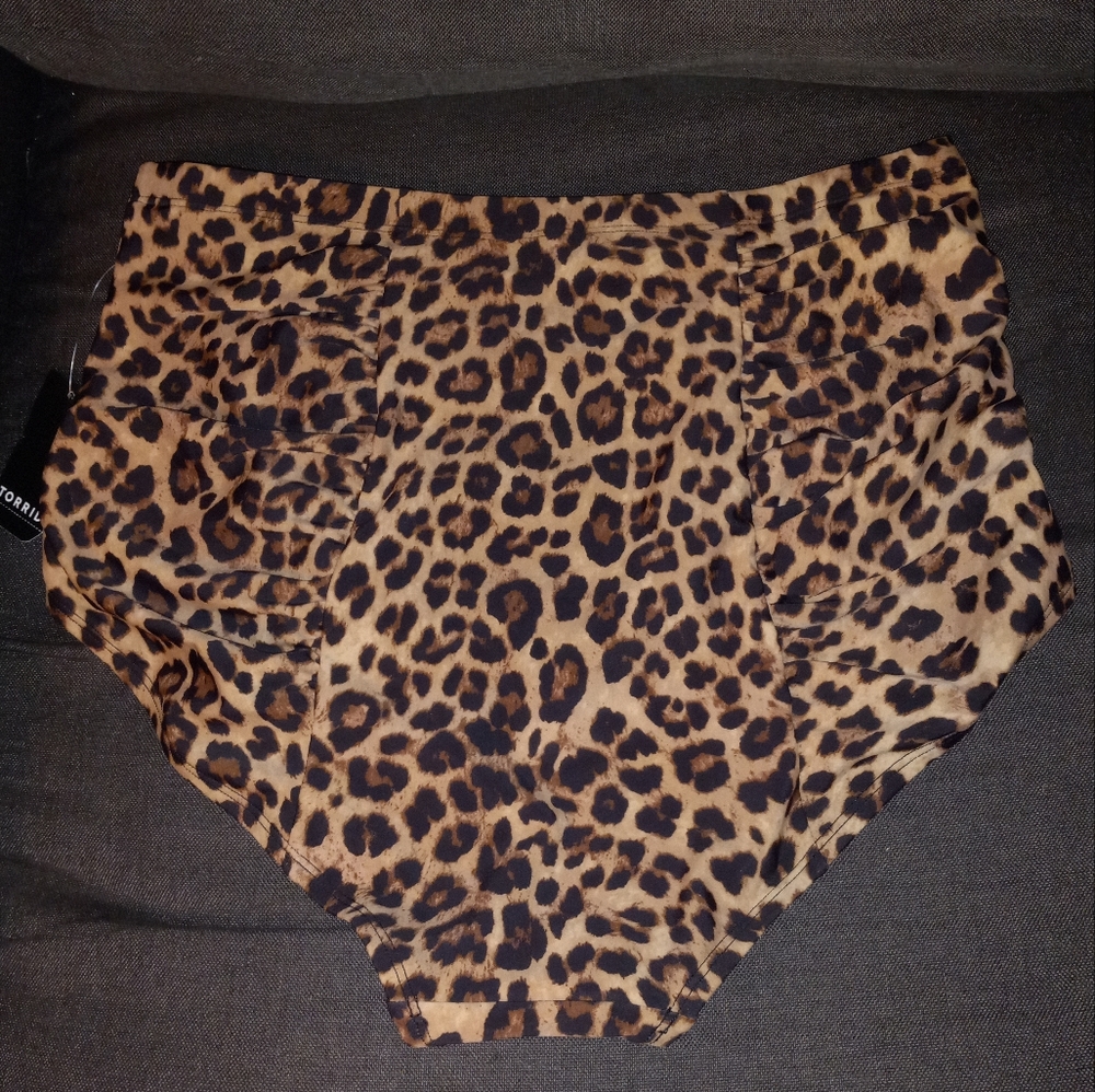 High Bottom Leopard Ruched Bikini ⛓️🪞 - Picture 4 of 11